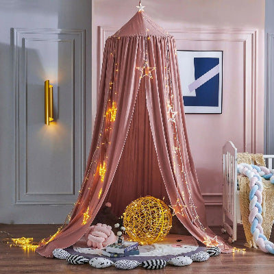 ciel de lit bebe cabane rose