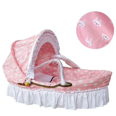 couffin en osier bebe rose