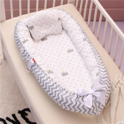 reducteur de lit couronnes blanc