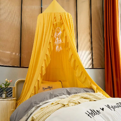 ciel de lit cabane jaune