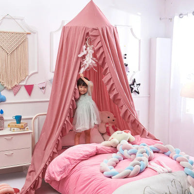 ciel de lit cabane rose